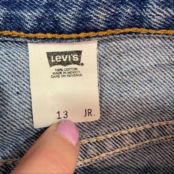 Vintage High Waisted Levi’s Distressed Jean Short - Picture 7 of 9